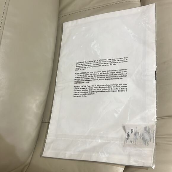 LENOX BUTTERFLY MULTI MEADOW COLLECTION OF PLACEMAT NWT 13inX19in - Picture 2 of 7